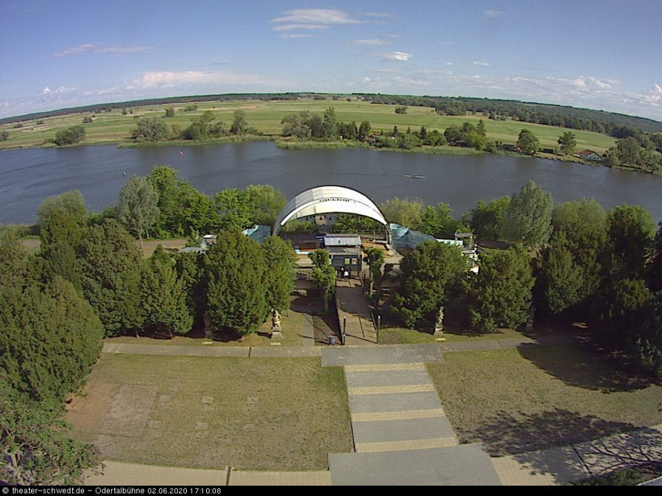 Ein Paddler auf dem Kanal... (hinzugefügt von Heimweh am 02.06.2020)