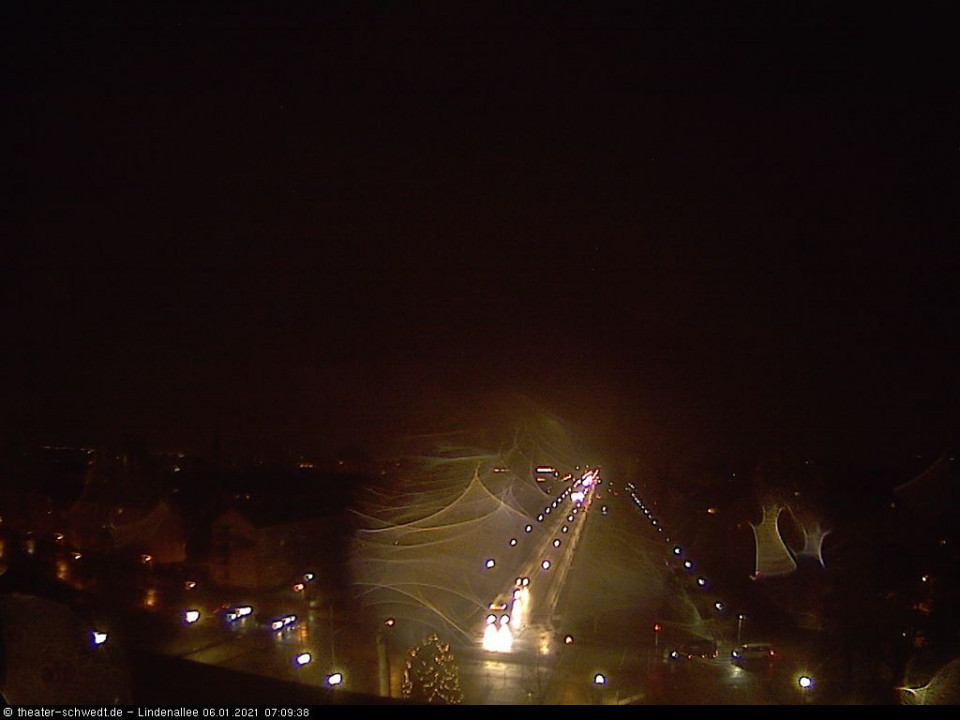 bizarr (hinzugefügt von Stine am 06.01.2021)