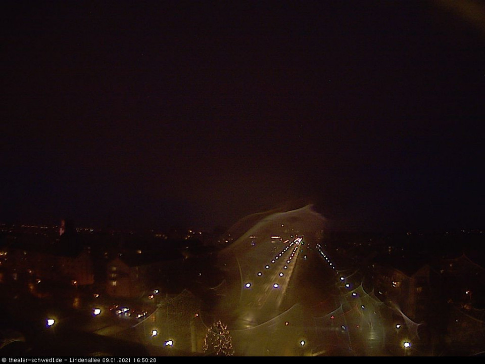 sieht aus wie Spinnenweben in der Luft... (hinzugefügt von Stine am 09.01.2021)