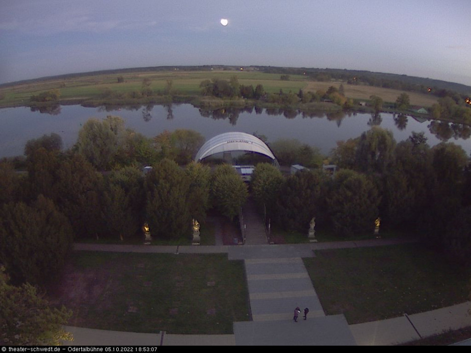 Der Mond, was sonst...  ;-) (hinzugefügt von JO73DB am 05.10.2022)