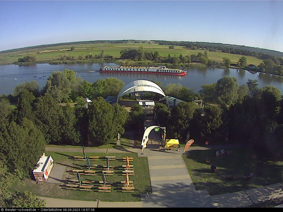 Na endlich mal ein Passagierschiff. (hinzugefügt von JO73DB am 06.09.2023)
