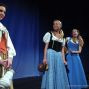 Faust I, Am Brunnen - I. Kautz, M. Radl (Lieschen), N. Panjas (Gretchen)