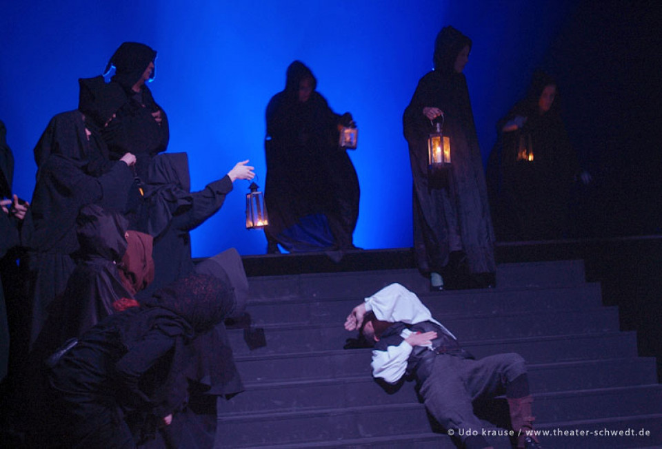 Faust I, Nacht. Straße vor Gretchens Türe - R. Daas (Valentin) und Ensemble